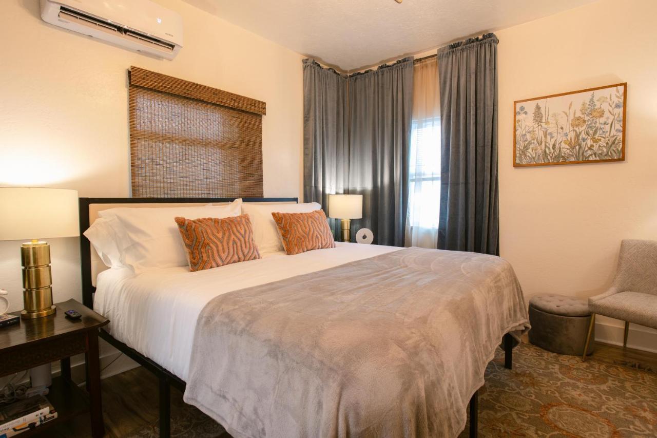 Oakdale Suites - Master Property เมดฟอร์ด ภายนอก รูปภาพ